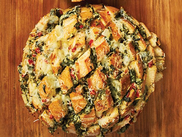 Spinach Artichoke Pull-Apart Bread