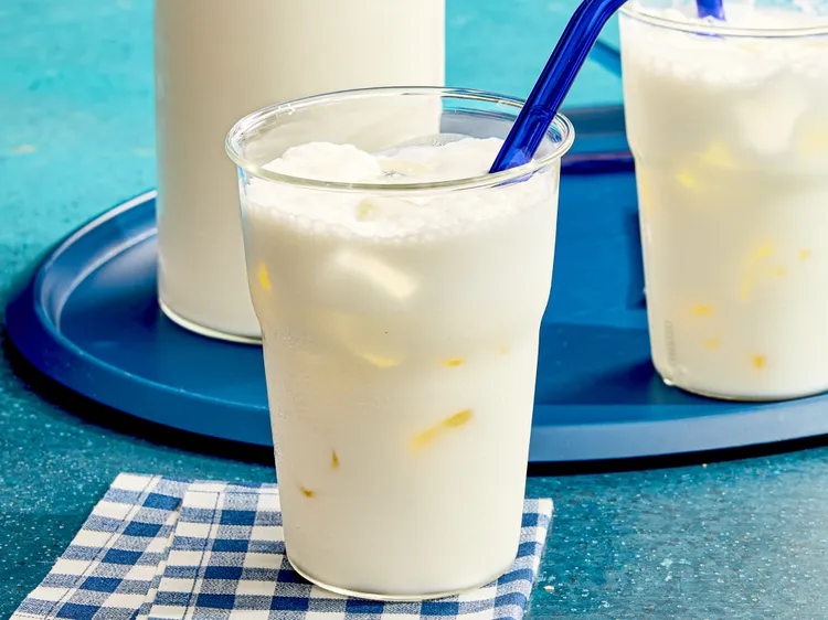 🍍 Creamy Pineapple Milkshake Recipe