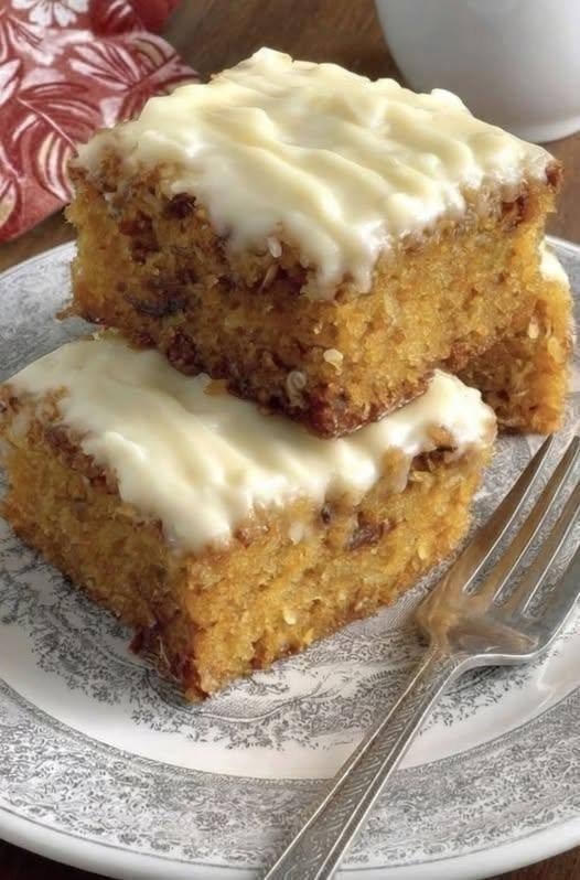 🥕 Flourless Low-Carb Carrot Cake with Cream Cheese Frosting