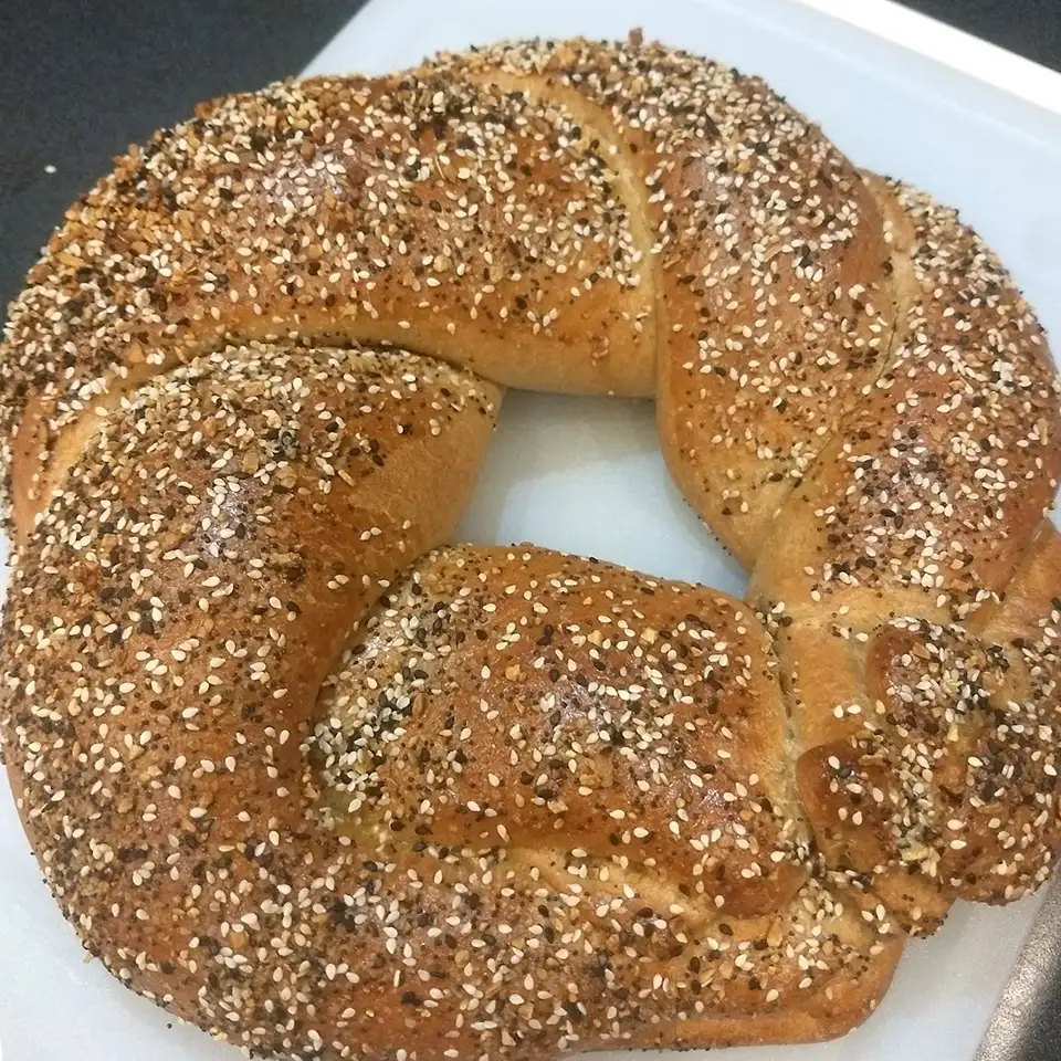 Homemade Seeded Bagels Recipe – Golden, Chewy, and Loaded with Seeds