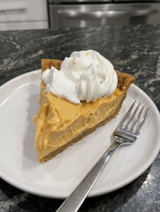 No-Bake Pumpkin Cream Pie – Smooth, Fluffy, Creamy & Low-Carb