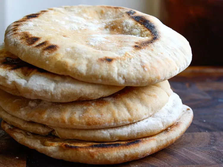Homemade Pita Bread Recipe (Soft, Fluffy & Golden)